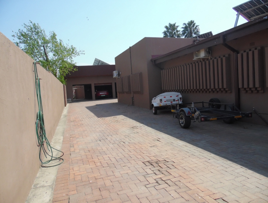 5 Bedroom Property for Sale in Doorn Free State